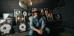 Zach Top scoort 4x platina met I Never Lie Zach Top scoort 4x platina met I Never Lie